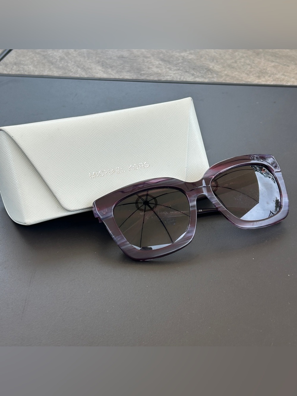 MICHAEL KORS
"POLYNESIA" SUNGLASSES
30818H (Purple Marble / Violet oversized)